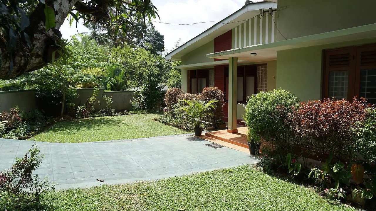 Séjour chez l'habitant Appartement Jayawimana à Kandy Sri Lanka